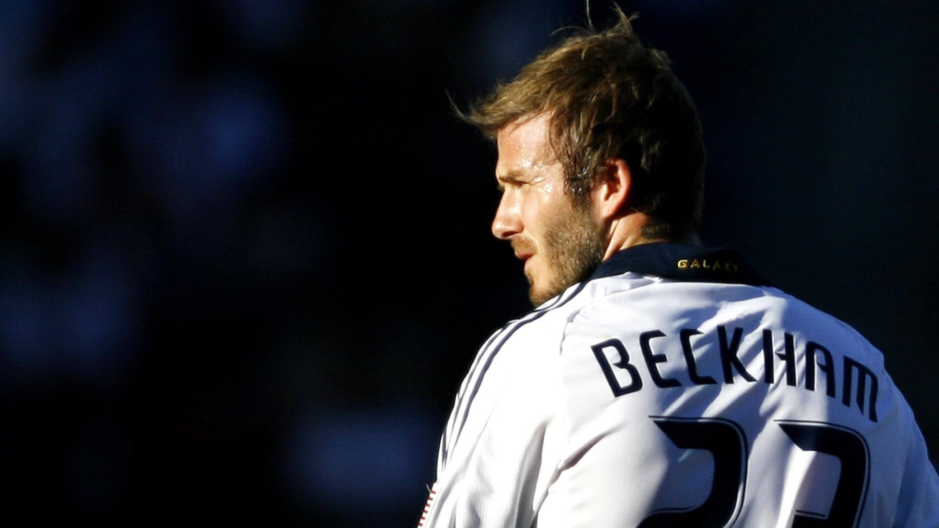 仰泳项目朝鲜选手节奏稳定，仰泳视频教练讲解