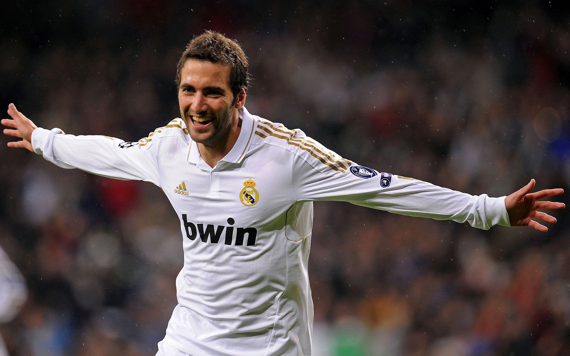 奥尔韦拉展现强大心理素质与韧性，奥尔韦伯